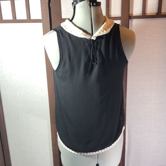 Mauve Brand Adorable High Neck w/ Lace Collar Black sz Med. hook and eye closure - Picture 6 of 13